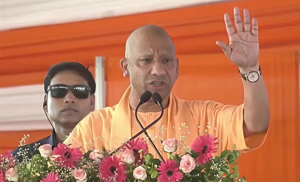 अयोध्या मुद्दे पर देवरिया से विपक्ष पर बरसे सीएम योगी, आस्था पर राजनीति न करने की नसीहत