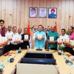 उत्तराखंड: सरकारी कर्मचारियों के लिए आई बड़ी काम की किताब, सीएम धामी ने किया ‘सेवा विधि’ का विमोचन